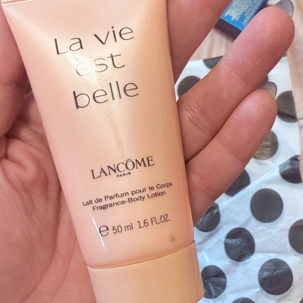 Lancôme La Vie Est Belle Peach-Pink Body Lotion